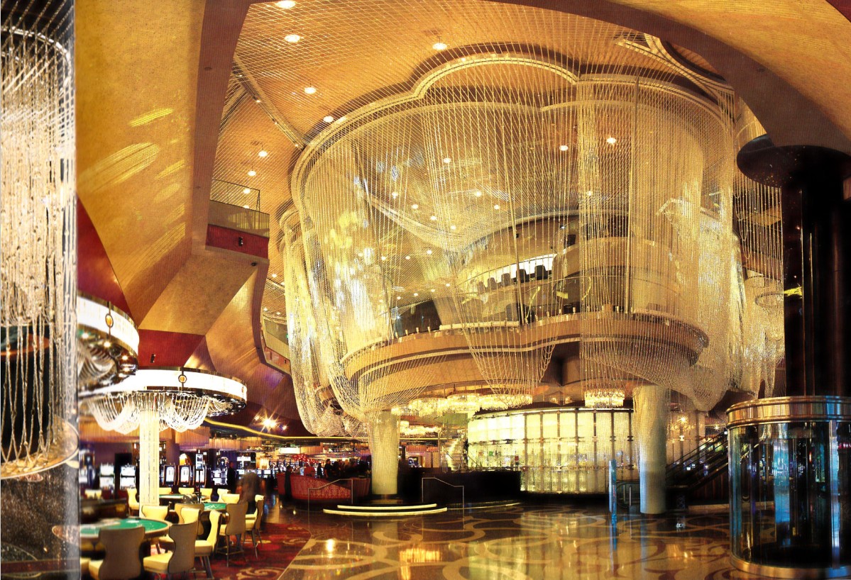 持續(xù)閃耀的魔幻空間 Chandelier酒吧設(shè)計(jì)