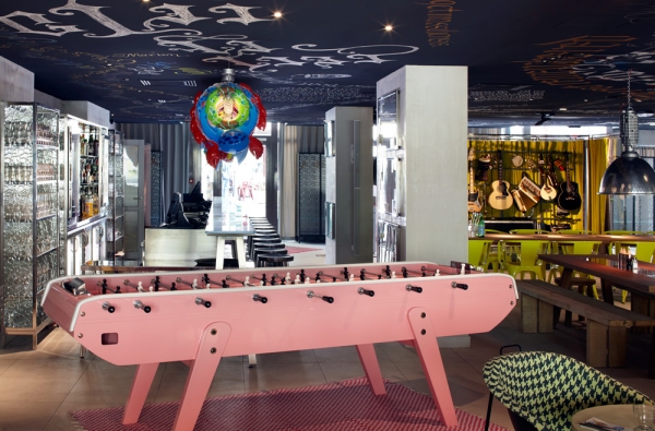 法國馬賽MAMA SHELTER酒店設(shè)計 融入鮮明的設(shè)計風(fēng)格